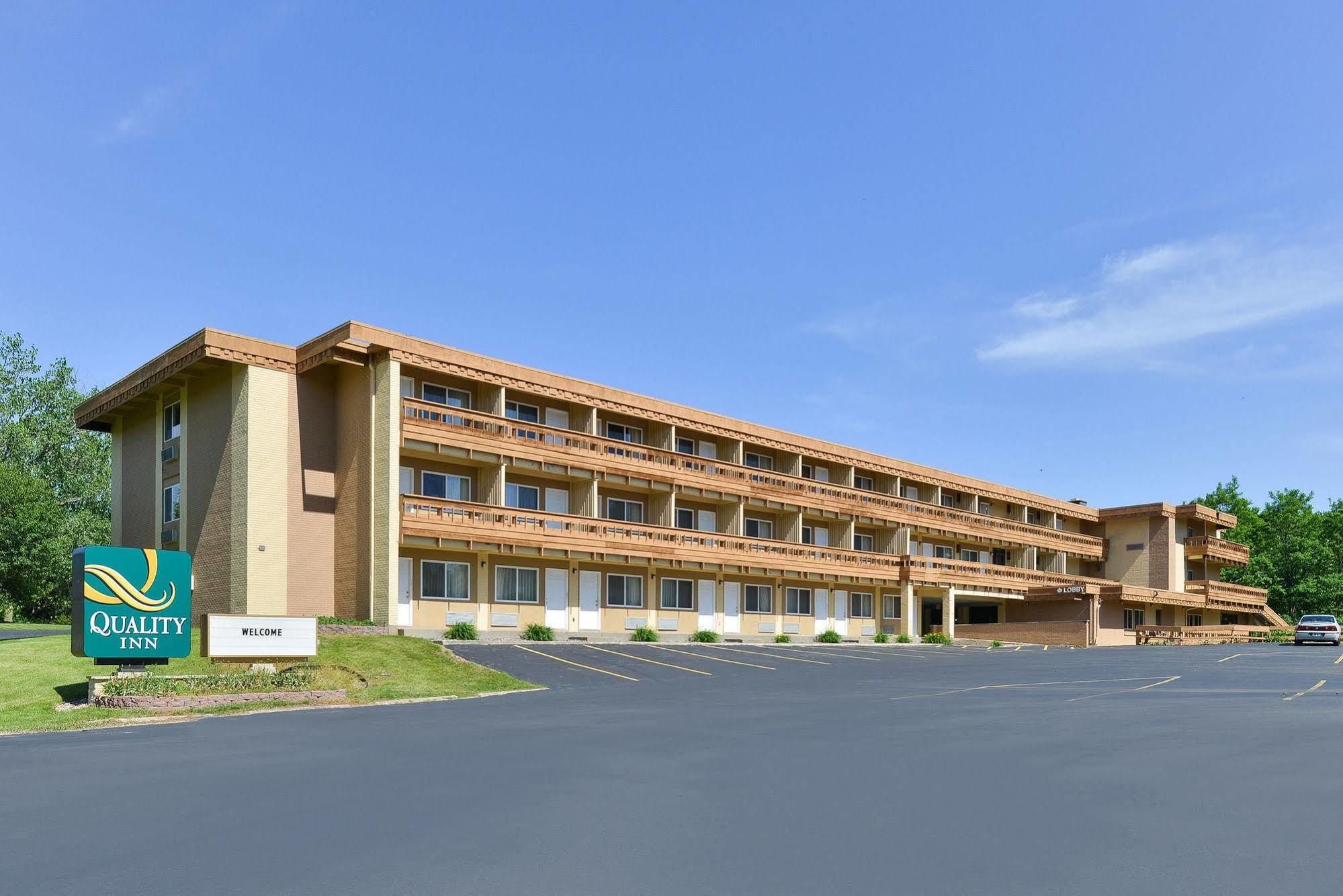 Quality Inn East Dubuque Luaran gambar